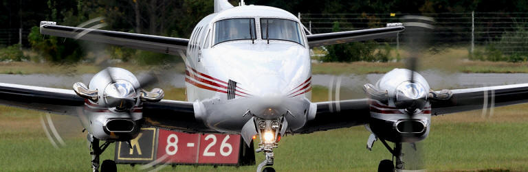 Raytheon C90A King Air aircraft picture